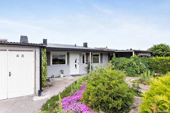 Ferienwohnung für 6 Personen, mit Balkon und Terrasse sowie Garten in Olofström