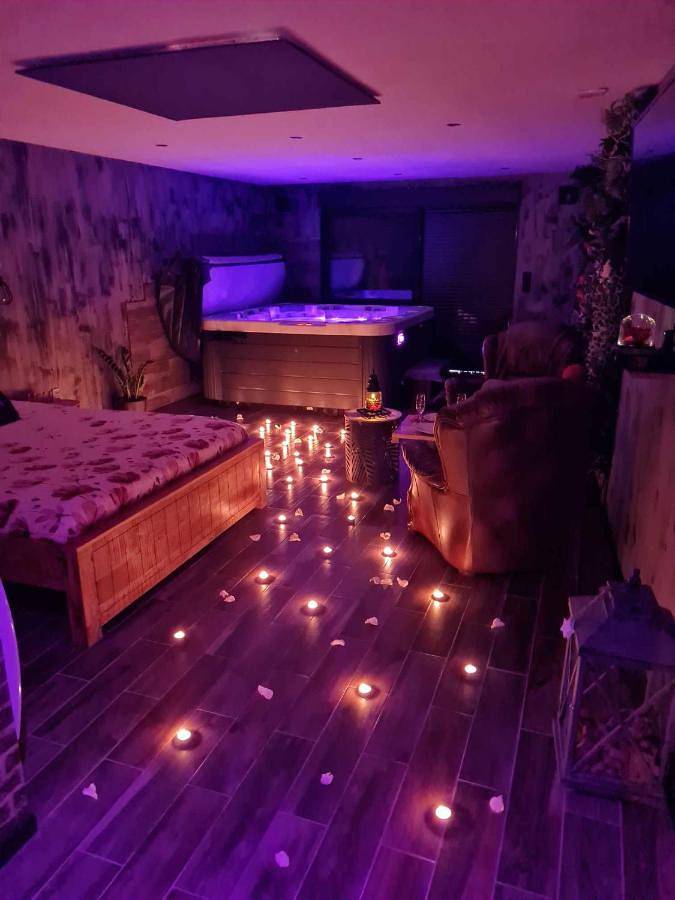 Hôtel pour 2 personnes, avec terrasse ainsi que jacuzzi et sauna à Samer