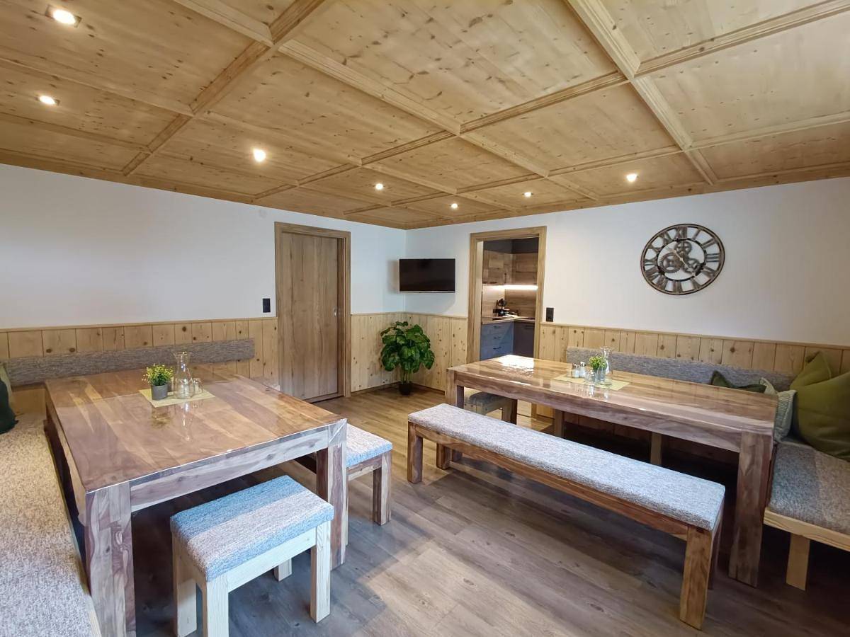 Ganze Wohnung, Appartement Catrin mit Sauna und E-Ladestation im Ski- und Wandergebiet Hochzillertal in Tuxer Alpen, Ried im Zillertal