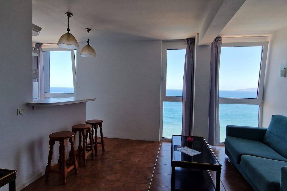 Appartement entier, Martianez Beach Apartment 1302, Sea Front&WIFI in Puerto de la Cruz, Tenerife du Nord