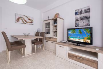 Apartment for 6 People in Benidorm, Costa Blanca, Photo 3