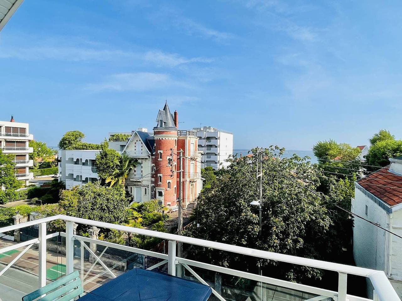 Entire apartment, Arcachon - 3-room apartment with terraces and parking 300m from the beach in Arcachon, Arcachon region