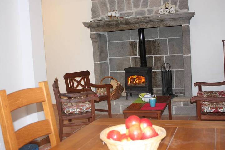 Location de vacances pour 6 personnes, avec jardin et terrasse à Saint-Victor-la-Rivière