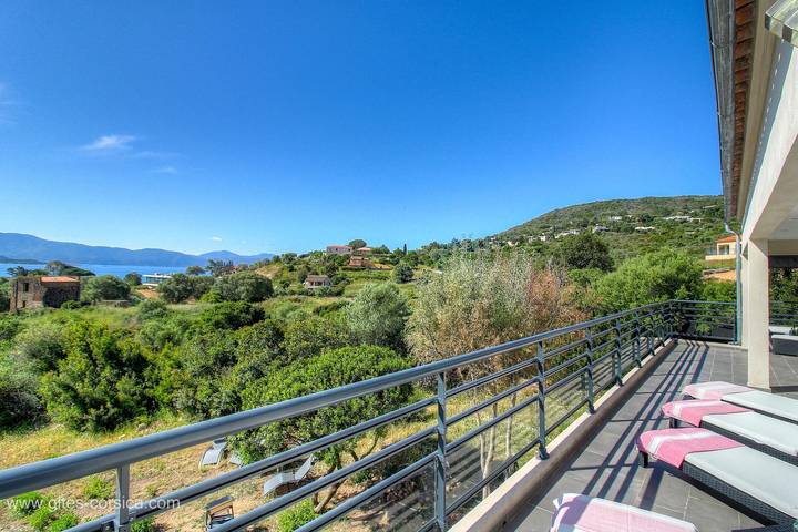 Gîte pour 6 personnes, avec Terrasse ainsi que Jardin et Vue dans Sagone - 2