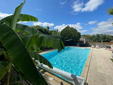 Tente pour 5 personnes, avec piscine et vue ainsi que terrasse et jardin en Charente-Maritime
