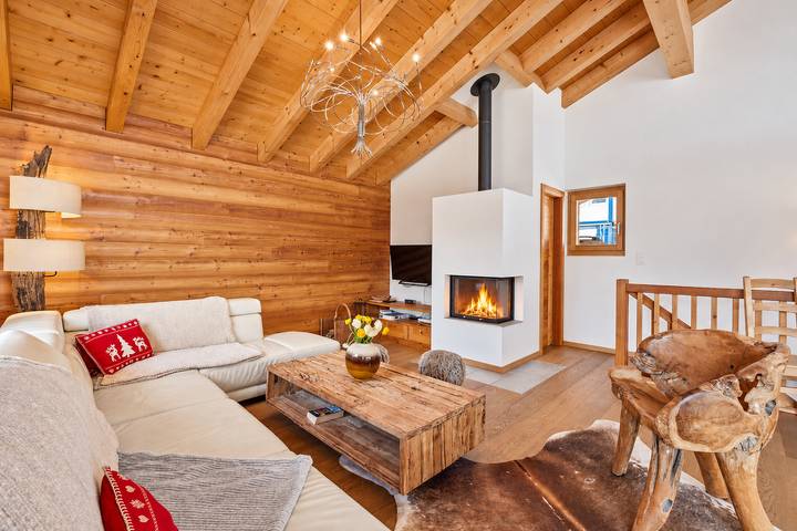 Chalet für 10 Personen, mit Balkon und Balkon/Terrasse sowie Terrasse und Whirlpool in Anniviers
