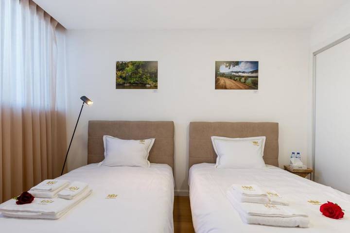 Three-Bedroom Villa in Caloura, Água de Pau
