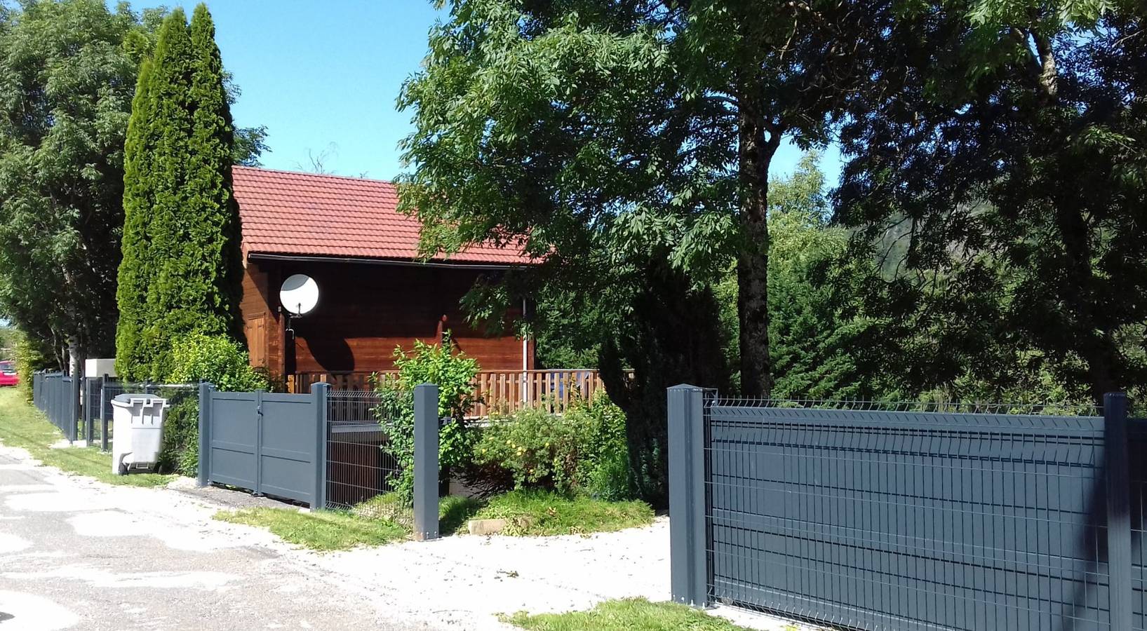 Le Chalet des deux lacs (lac à 800 m) in Étival (Jura), Parc naturel régional du Haut-Jura