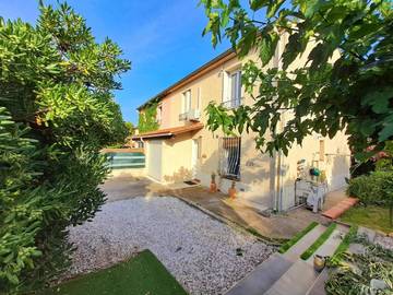 Gîte pour 8 personnes, avec jardin et vue, animaux acceptés à Villeneuve-de-la-Raho