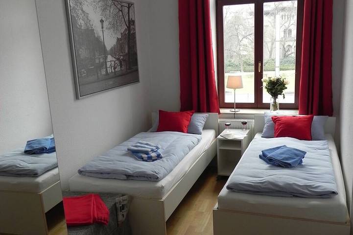 Apartamento entero, 3-huoneen Huoneisto "Am Roßplatz", Sis. Fi ja Jopa 8 Henkilöä Parveke. Autotalli in Leipzig Mitte, Leipzig