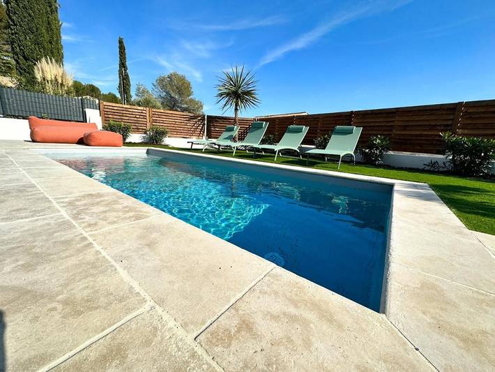 Location de vacances pour 14 personnes, avec Balcon et Terrasse ainsi que Piscine et Vue à Ventabren - 3