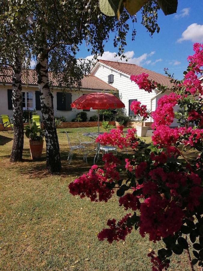 Chambre d’hôte pour 6 personnes, avec Terrasse ainsi que Jardin et Vue dans Saint-Georges-Haute-Ville
