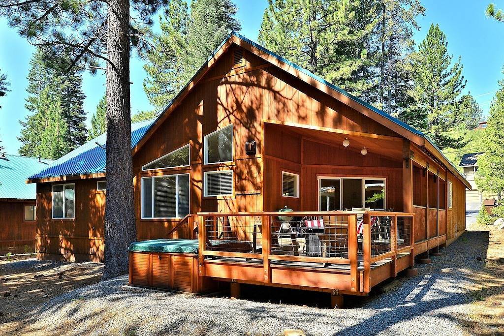 Drei Kiefern Tahoe Donner Hütte mit eigenem Whirlpool! in Truckee, Donner Lake