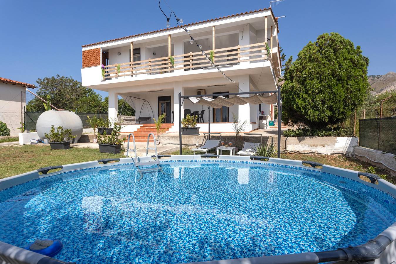 Casa vacanze 'Casa Vista Mare tra gli Ulivi' con piscina, Wi-Fi e aria condizionata in Provincia di Palermo