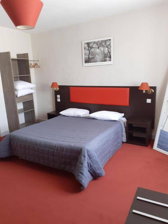 Hôtel pour 2 personnes, avec terrasse, animaux acceptés à Saint-Calais - 2