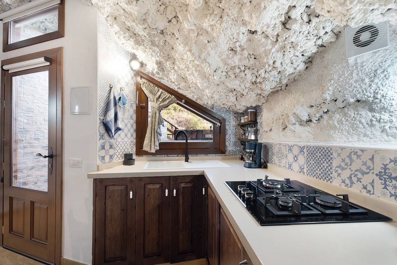Vakantieappartement "Cueva El Desvelo" met zeezicht, 3 privéterrassen & Wi-Fi, foto 14