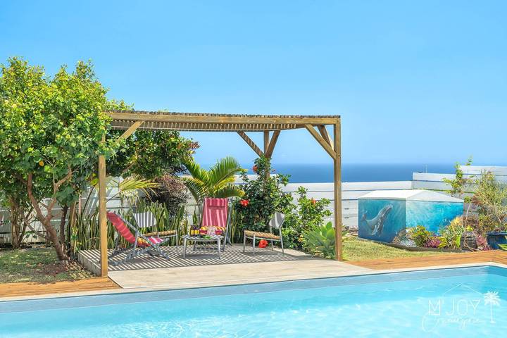 Gîte pour 8 personnes, avec jardin ainsi que piscine et terrasse aux Avirons - 3