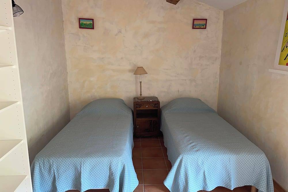 Charming country house with swimming pool, in a peaceful setting to recharge your batteries! in Figanières, Draguignan region
