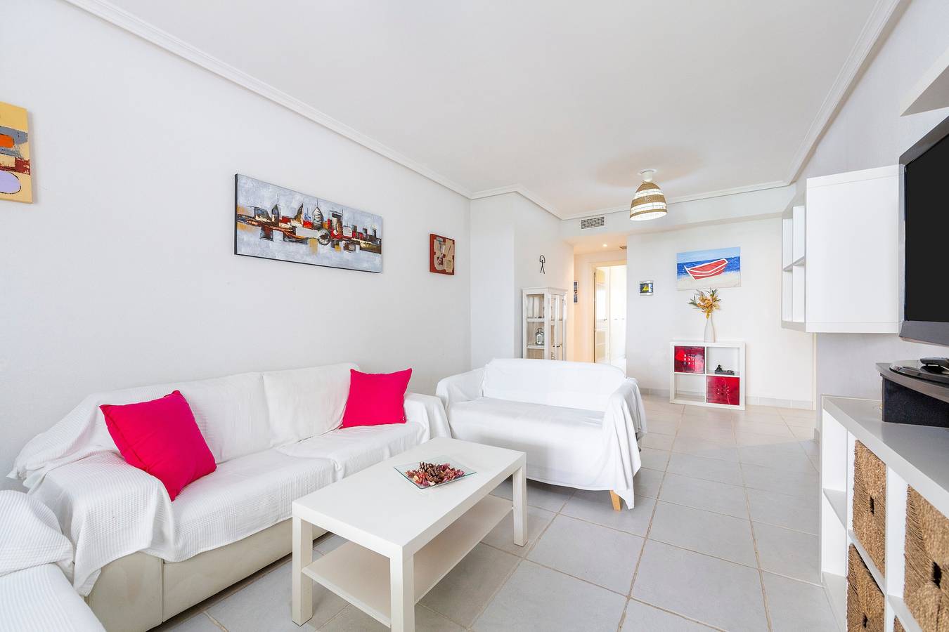 Apartamento entero, Apartamento 'Increible Playazo Vera' con piscina compartida, terraza privada y aire acondicionado. in Playas de Vera, Vera