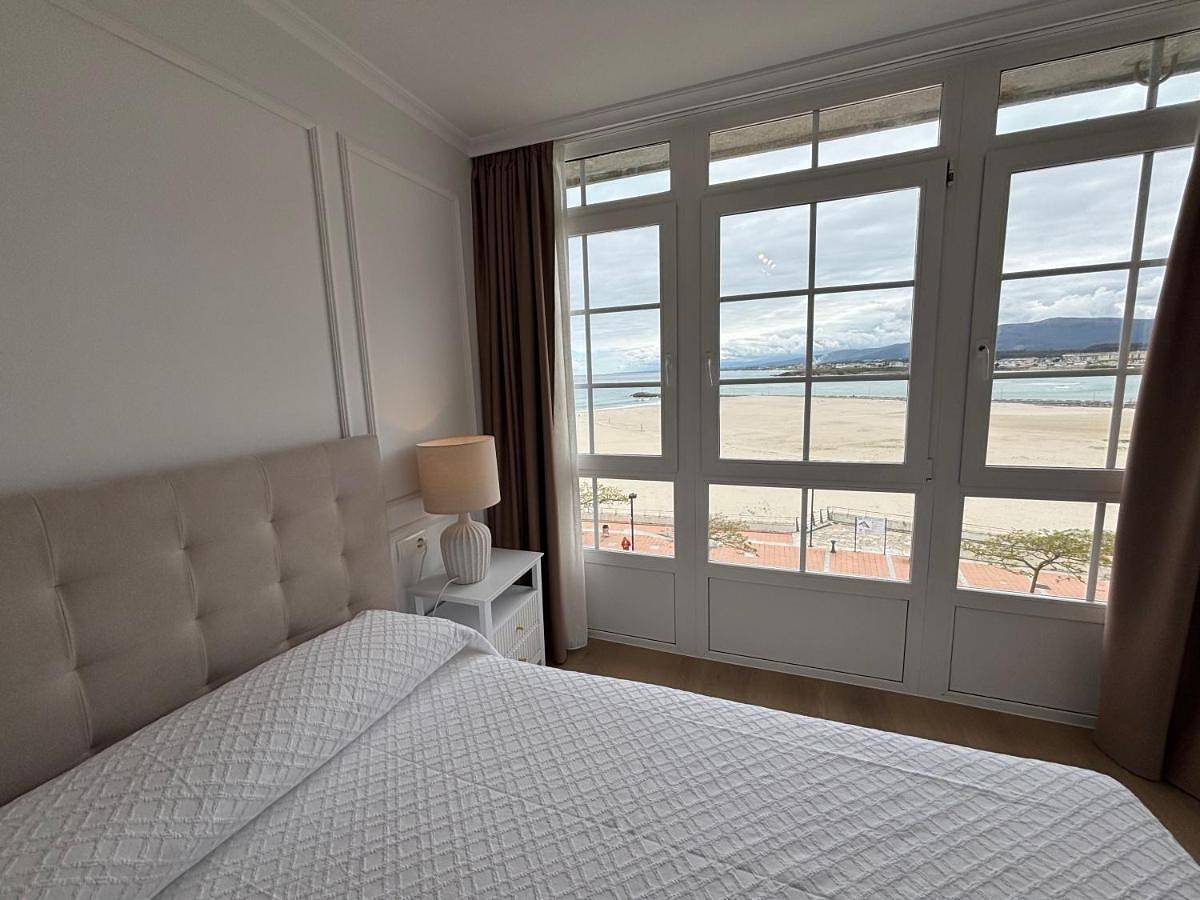 Apartamento entero, Vivienda en 1ª Linea de Playa Rapadoira. Foz in Praia de Tupide (Foz), Foz