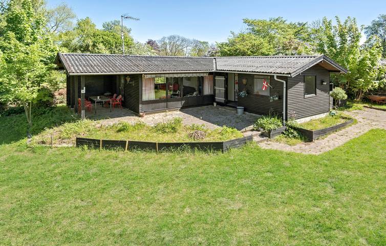 Ferieudlejning for 4 personer, med Terrasse i Kirke Hyllinge