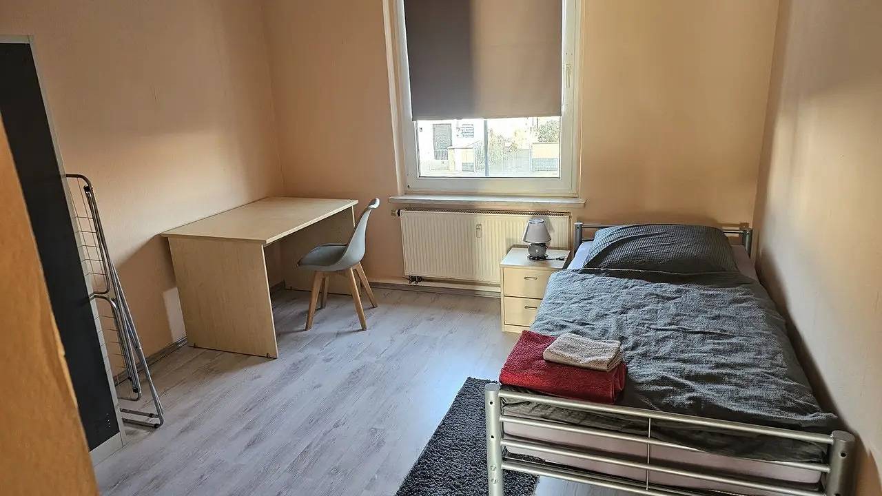 Ganze Ferienwohnung, Ferienwohnung für 3 Personen (80 m²) in Leuna in Leuna, Saale-Unstrut
