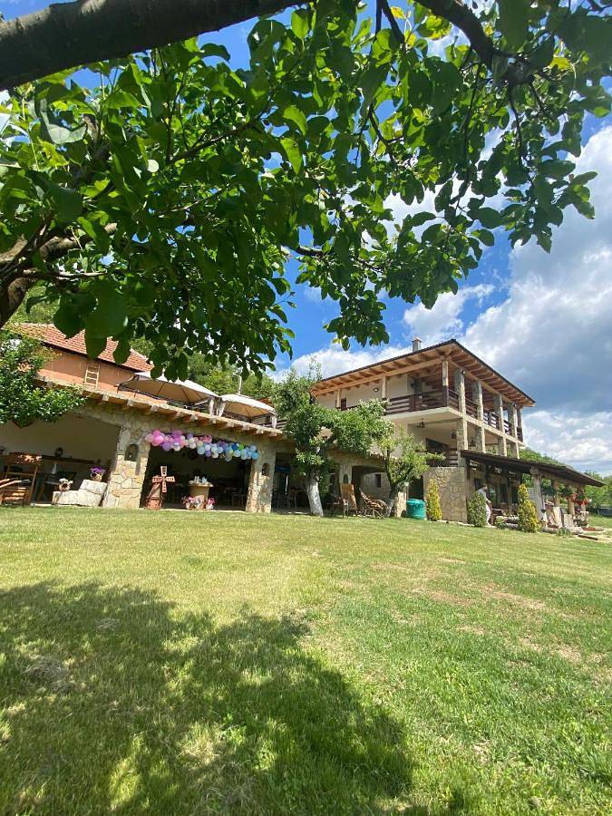 Privatzimmer für 4 Personen, mit Balkon und Ausblick sowie Garten in Alba (Romania)