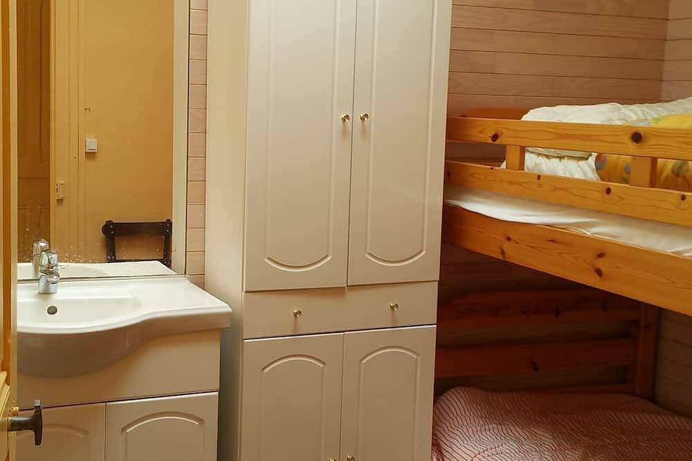 Spacious waterfront 19th-century house in Saint-Aubin-sur-Mer (Calvados), Caen region