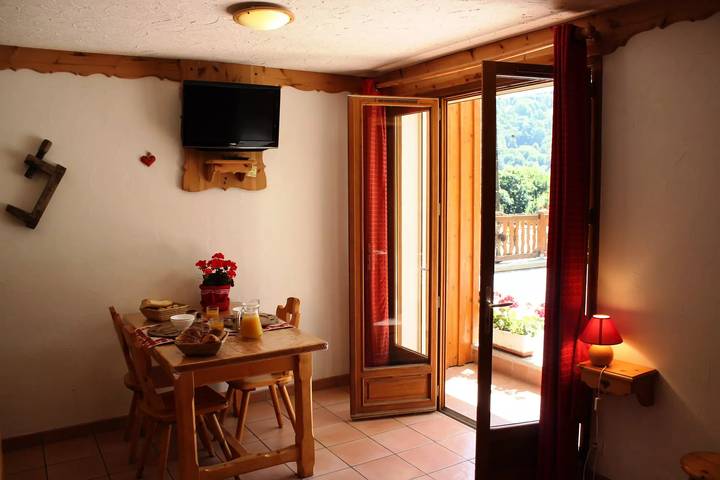 Entire studio, Studio cabin 4 people 3* exposed South in Valloire, Saint-Jean-de-Maurienne region