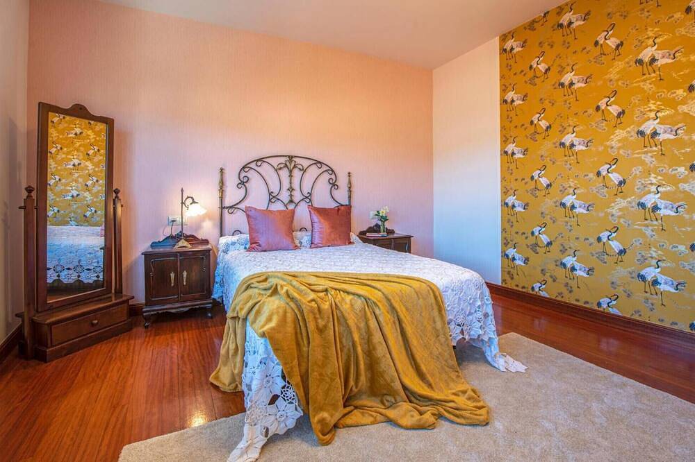 Villa 'Luxury Singular Rosa' with Mountain Views, Private Pool and Garden in Padrón, La Coruña Province