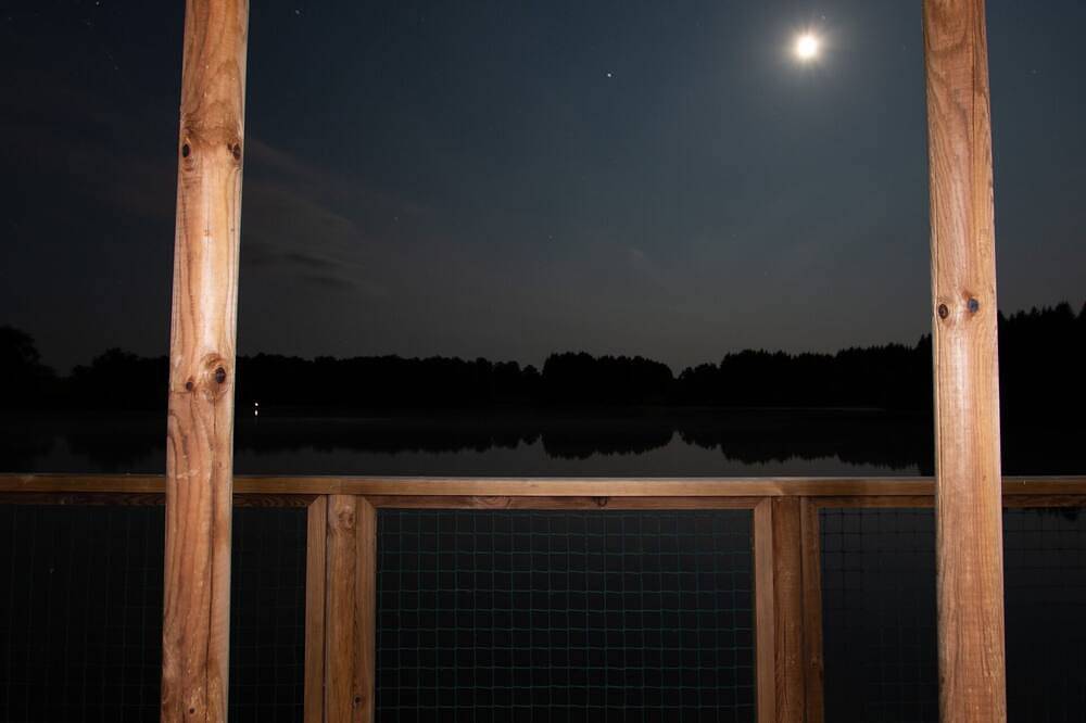 Cabin on the water with panoramic view on the lake in Flayat, Millevaches en Limousin Regional Nature Park