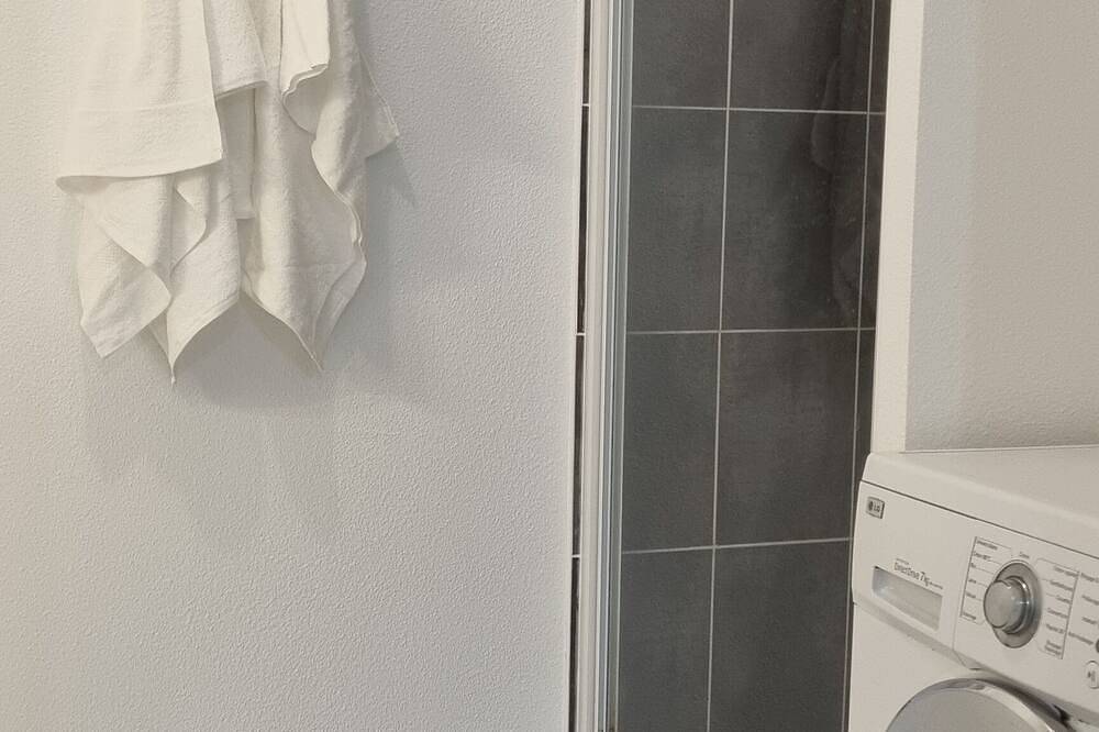Entire apartment, Apartment Pessac- Ideal location in Pessac, Bordeaux region