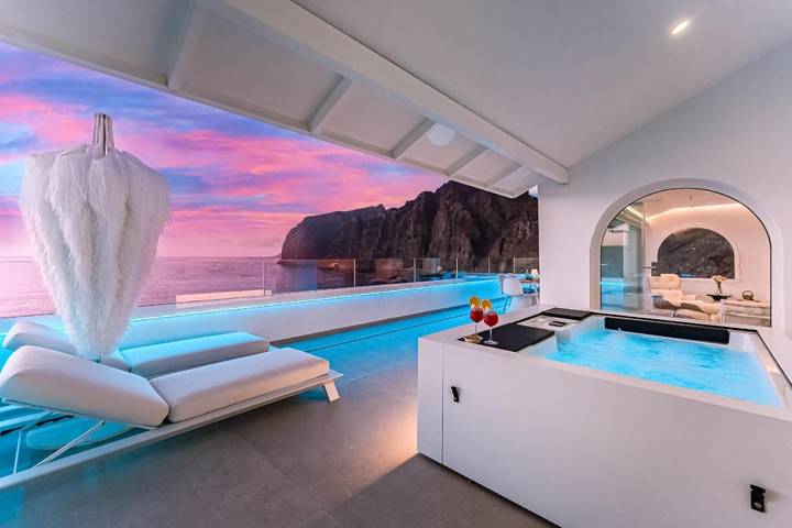 Ferienwohnung für 6 Personen, mit Terrasse und Ausblick sowie Pool - 1