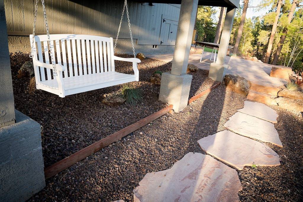 Luxus in den Kiefern - Sternenblick am Feuer + Blick auf endlose Ponderosa-Kiefern in Flagstaff, Coconino Nationalwald