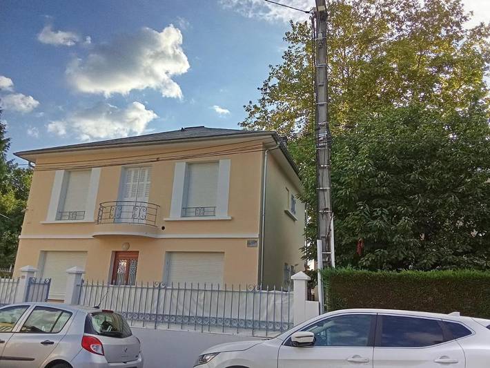 Vakantiehuis voor 12 personen, with Balkon and Terras as well as Tuin and Uitzicht in Lourdes