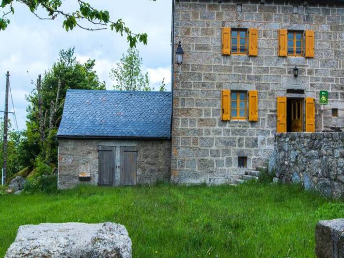 Gîte pour 11 personnes, avec piscine et jardin à Brion (Lozère) - 4