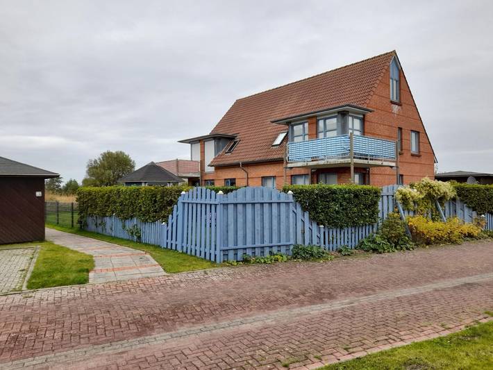 Ganze Ferienwohnung, Moderne Ferienwohnung mit Balkon in Strandnähe in Friedrichskoog-Spitze, Friedrichskoog