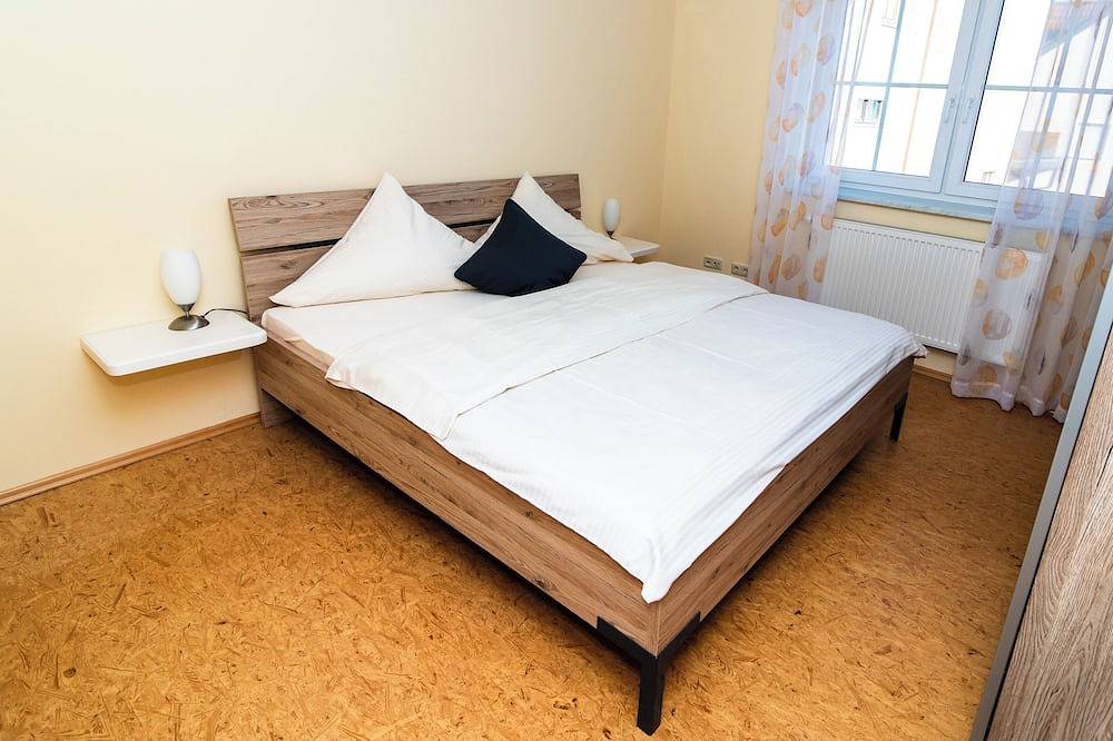 Ganze Wohnung, Große Ferienwohnung (130qm) im 1. Stock mit Ausblick über den Brombachsee in Spalt, Fränkisches Seenland