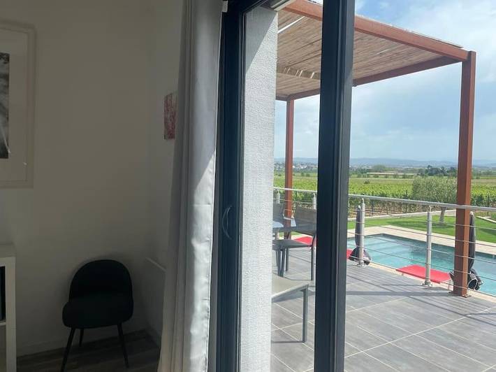 Location de vacances pour 6 personnes, avec piscine ainsi que vue et jardin à Pennautier - 2