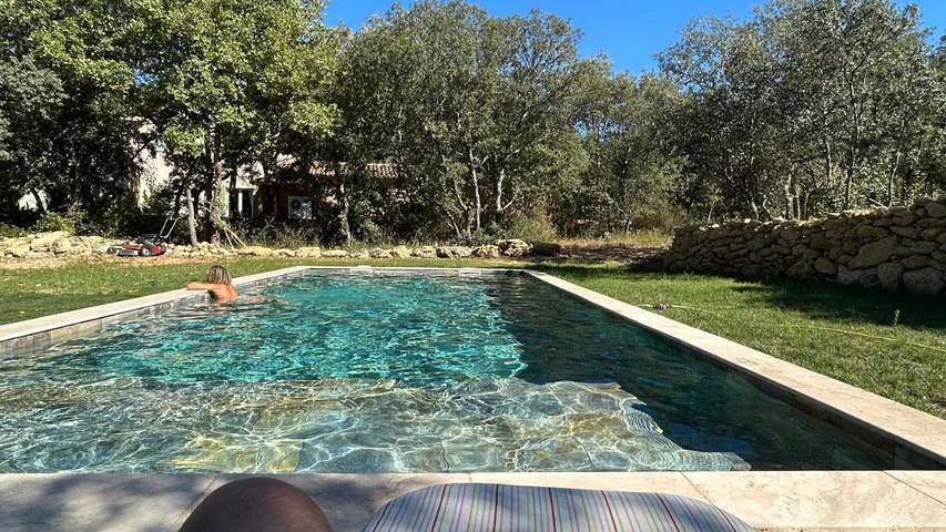 Maison d’hôte pour 2 personnes, avec terrasse et vue ainsi que piscine et jardin à Rognes - 3