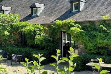 Agriturismo pour 14 personnes, avec jardin et piscine à Juvigné