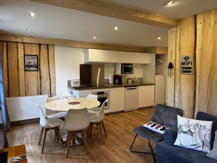 Chalet pour 4 personnes, avec Terrasse ainsi que Jardin et Vue à Les Rousses