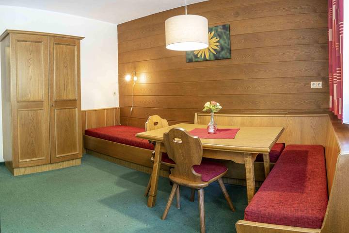 Ferienwohnung für 3 Personen, mit Ausblick und Sauna sowie Garten, kinderfreundlich in Arzl im Pitztal - 4