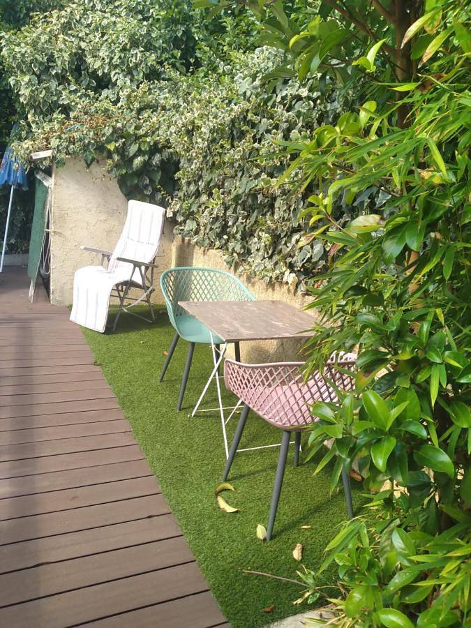 Appartement de vacances pour 10 personnes, avec terrasse ainsi que jardin et piscine