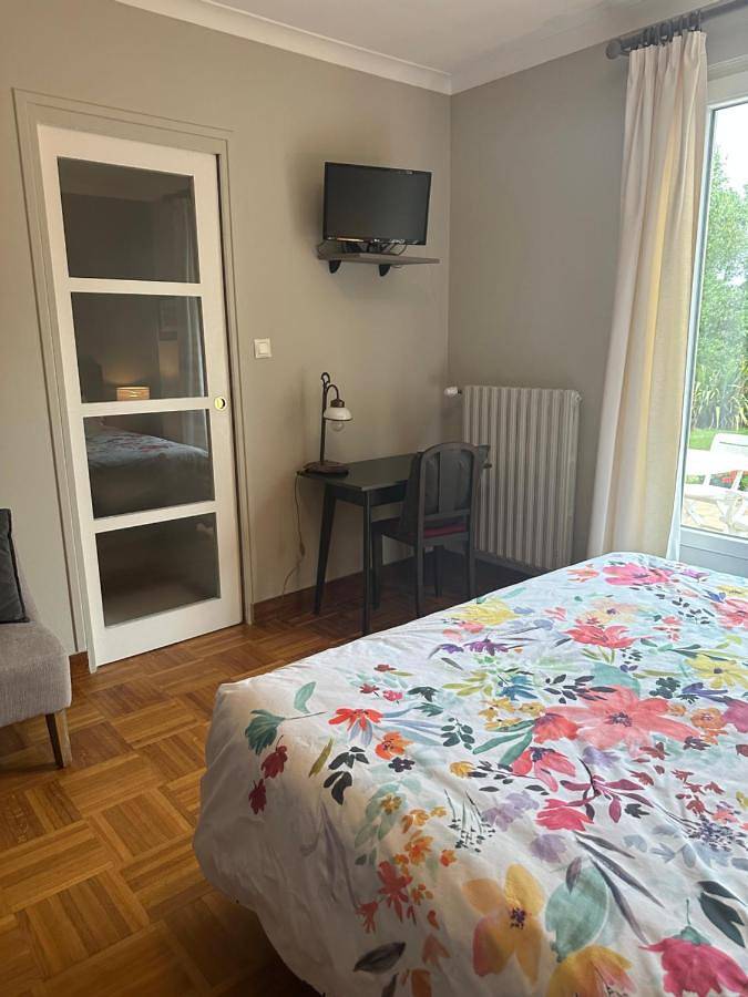 Location de vacances pour 2 personnes, avec vue et jardin à Plougoulm - 2