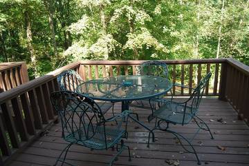 Log Cabin for 12 Guests in Lake Cumberland, Russell County, Picture 3