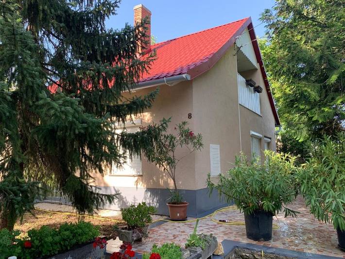 Ferienwohnung für 10 Personen, mit Balkon und Whirlpool sowie Terrasse und Garten in Balatonakali