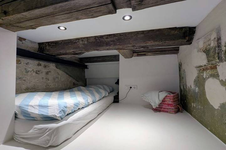 Entire apartment, Altstadtflucht Lüneburg - Historic Gem (Est. 1520) Meets Modern Design in Lüneburg, Nordheide