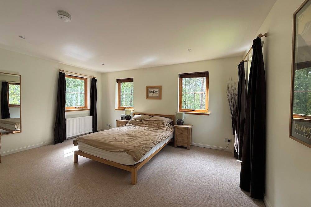 Luxe huis met grote omheinde bostuin in Cairngorm National Park in Nethy Bridge, Highlands
