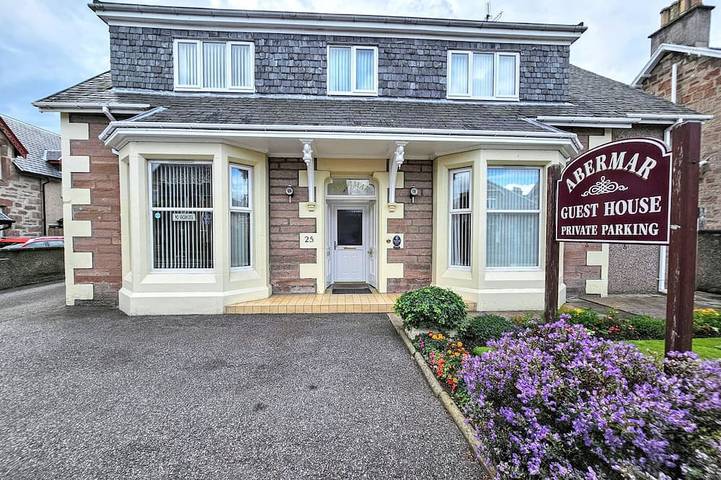 Chalet for 25 people in Inverness